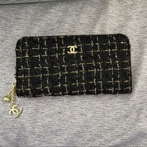 Fashion Brand Company Black and Gold Wallet